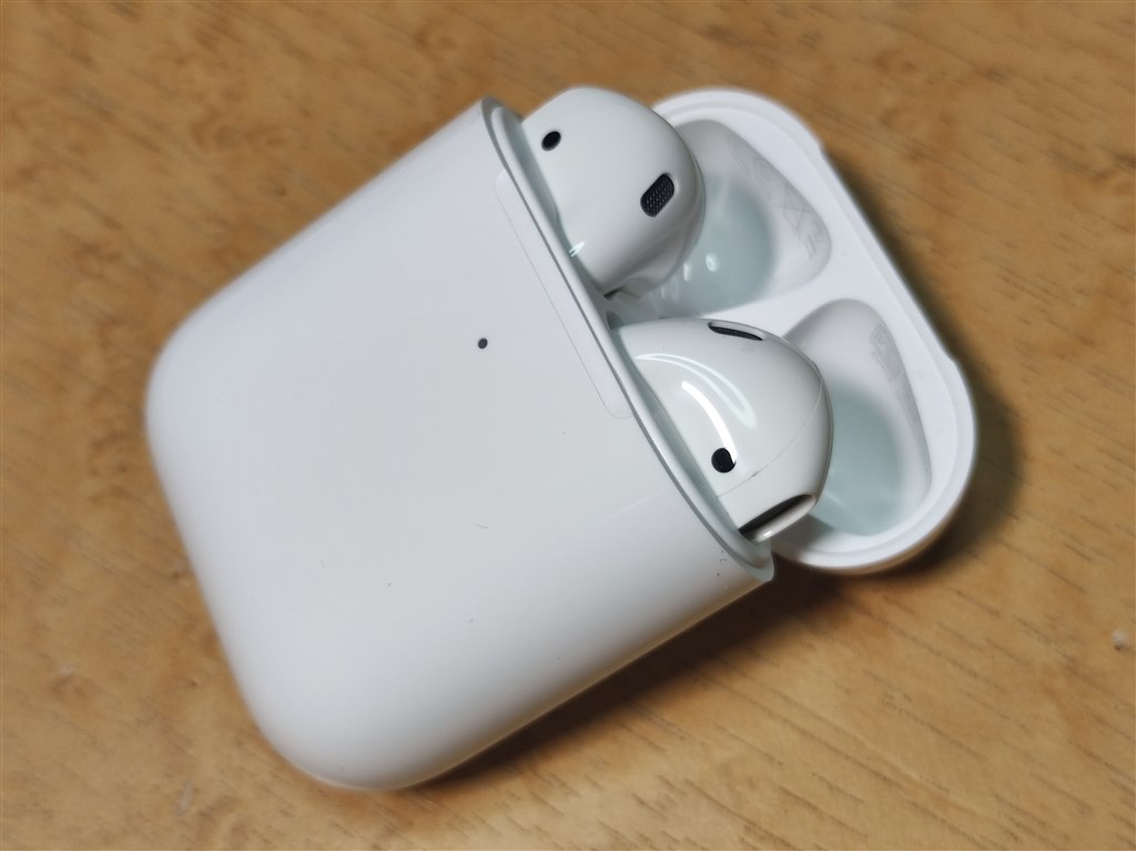 装着感の軽快さでこちらを選ぶ人がいるかも！？』 Apple AirPods with Charging Case 第2世代 MV7N2J/A  野村ケンジさんのレビュー評価・評判 - 価格.com