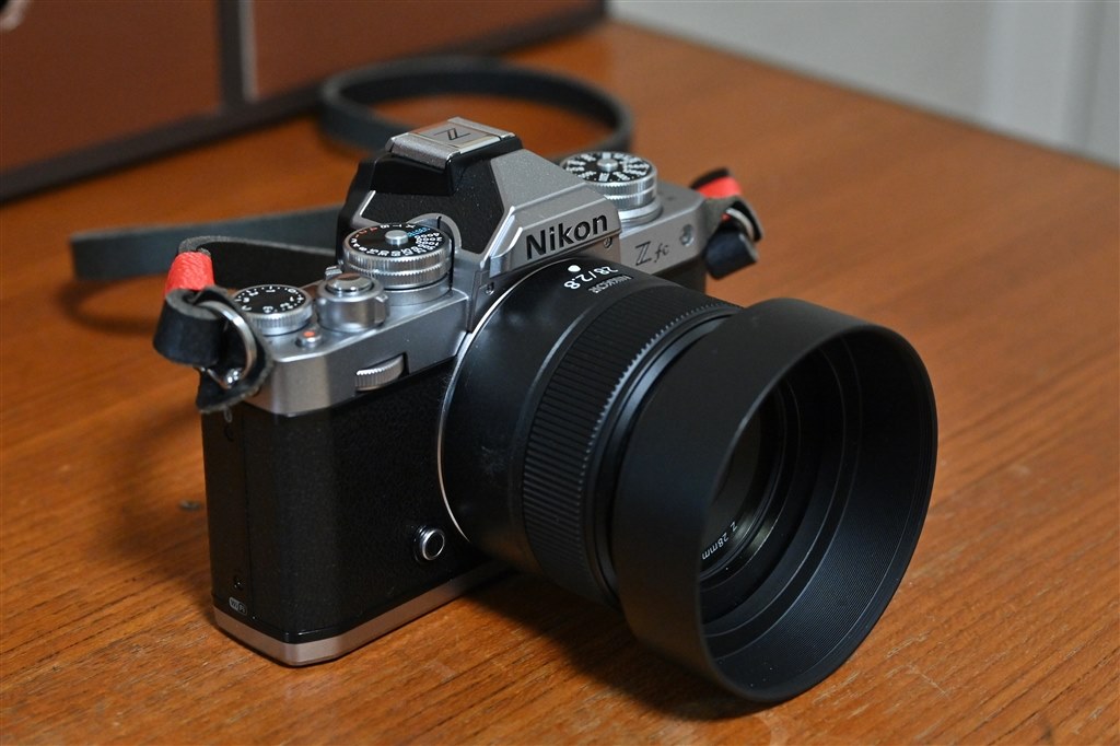 コスパは壮絶、汎用フードでイケメンに』 ニコン NIKKOR Z 28mm コスパは壮絶、汎用フードでイケメンに』 ニコン NIKKOR Z 28mm