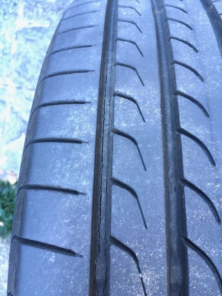 YOKOHAMA BluEarth RV-02 215/55R17 94V 価格比較 - 価格.com