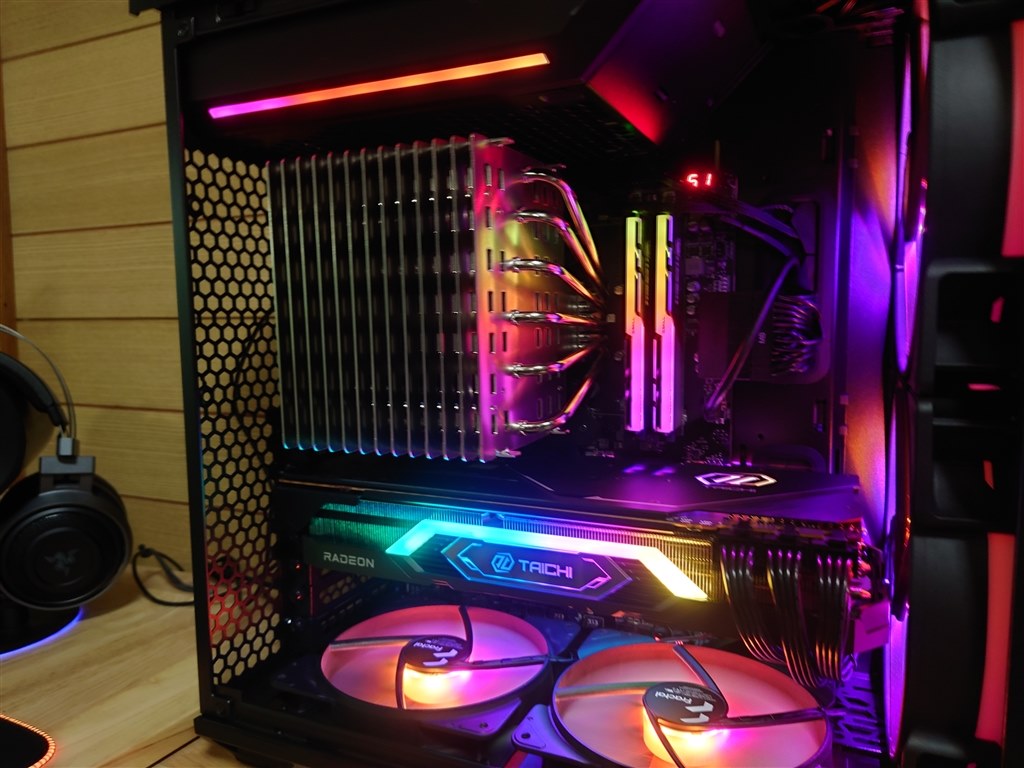 ファンレスクーラーのお供に』 Fractal Design Torrent Compact RGB TG