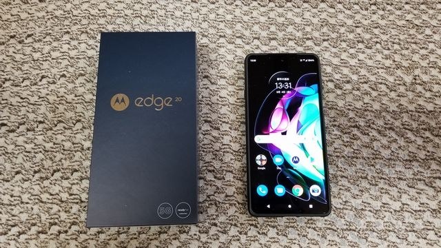 カメラ高速起動が使いやすい』 MOTOROLA motorola edge 20 SIMフリー irisbankさんのレビュー評価・評判 -  価格.com