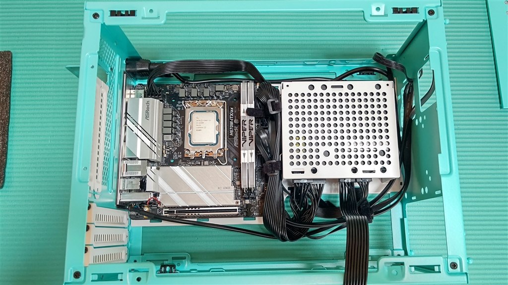 小さく色とりどりの可愛いケース』 COOLER MASTER MasterBox