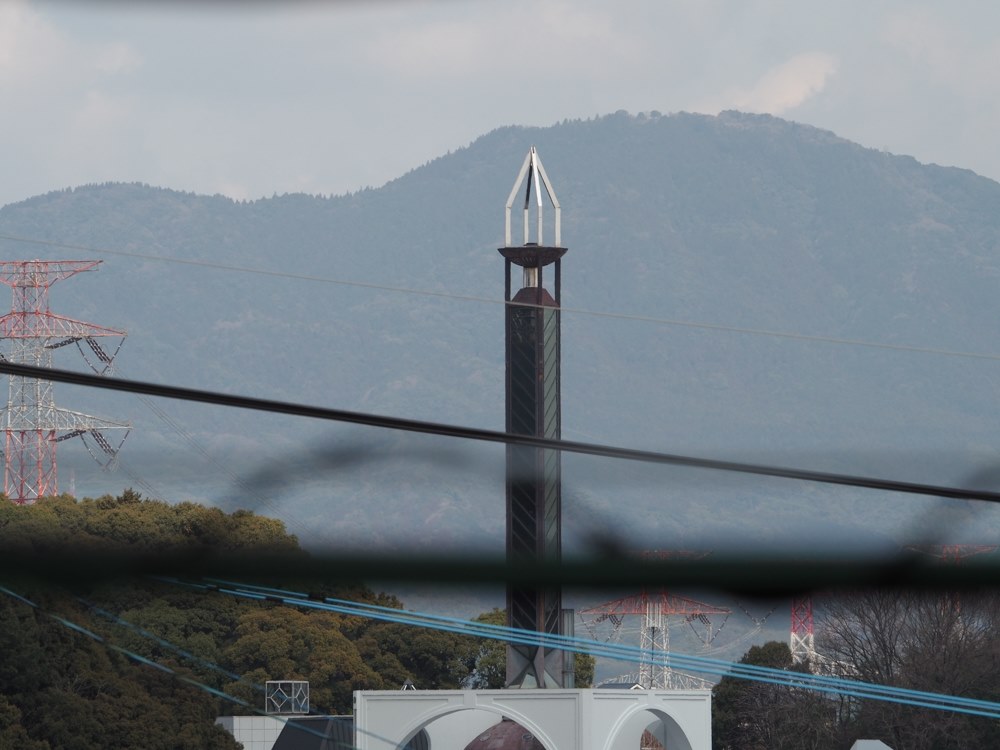 ポケットに入れて散歩できる600mmが愉快！』 オリンパス M.ZUIKO