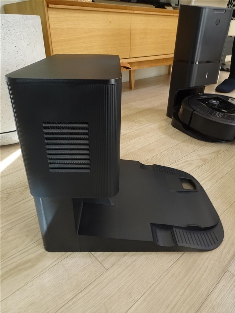 フロントカメラ+クラウドデータ連携でより賢くなったルンバ フロントカメラ+クラウドデータ連携でより賢くなったルンバ