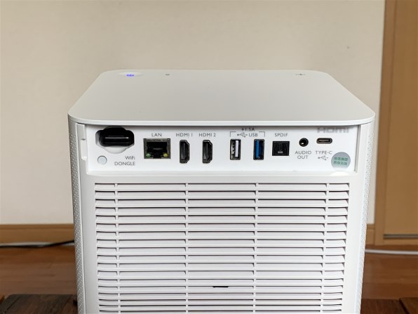 BenQ GK100 4K デジタルプロジェクター 本体 + 付属品 BenQ GK100 レビュー／小型でおしゃれな4K短焦点プロジェクター | モノ