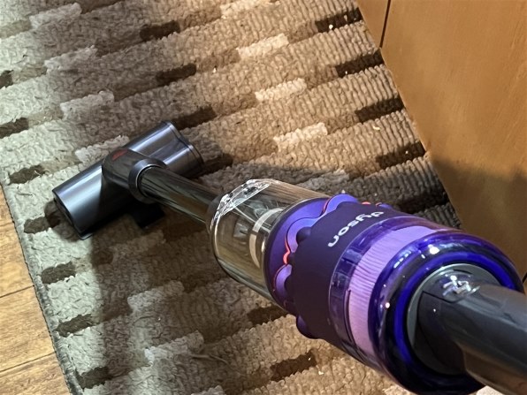 軽快な取り回しができるダブルローラータイプのスティック