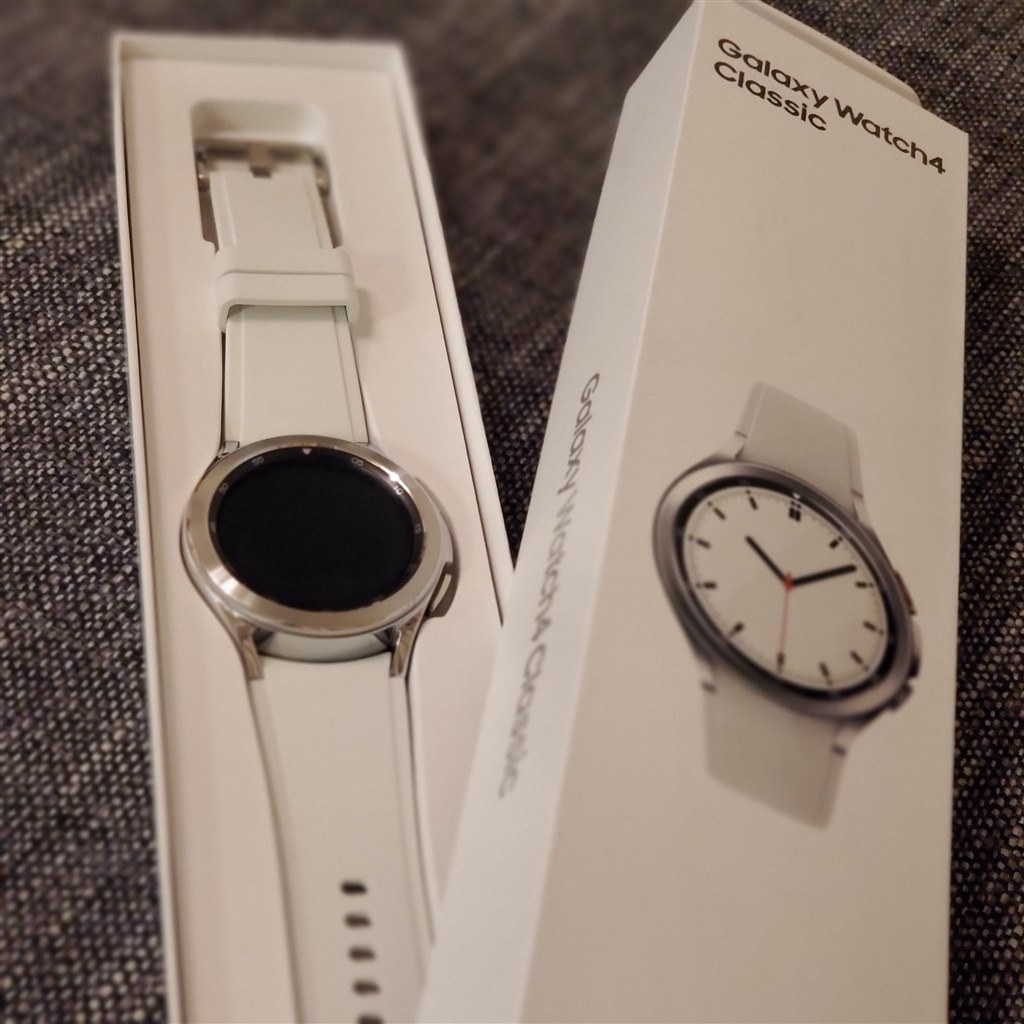 Applewatchではないことが一目でわかる。』 サムスン Galaxy Watch4