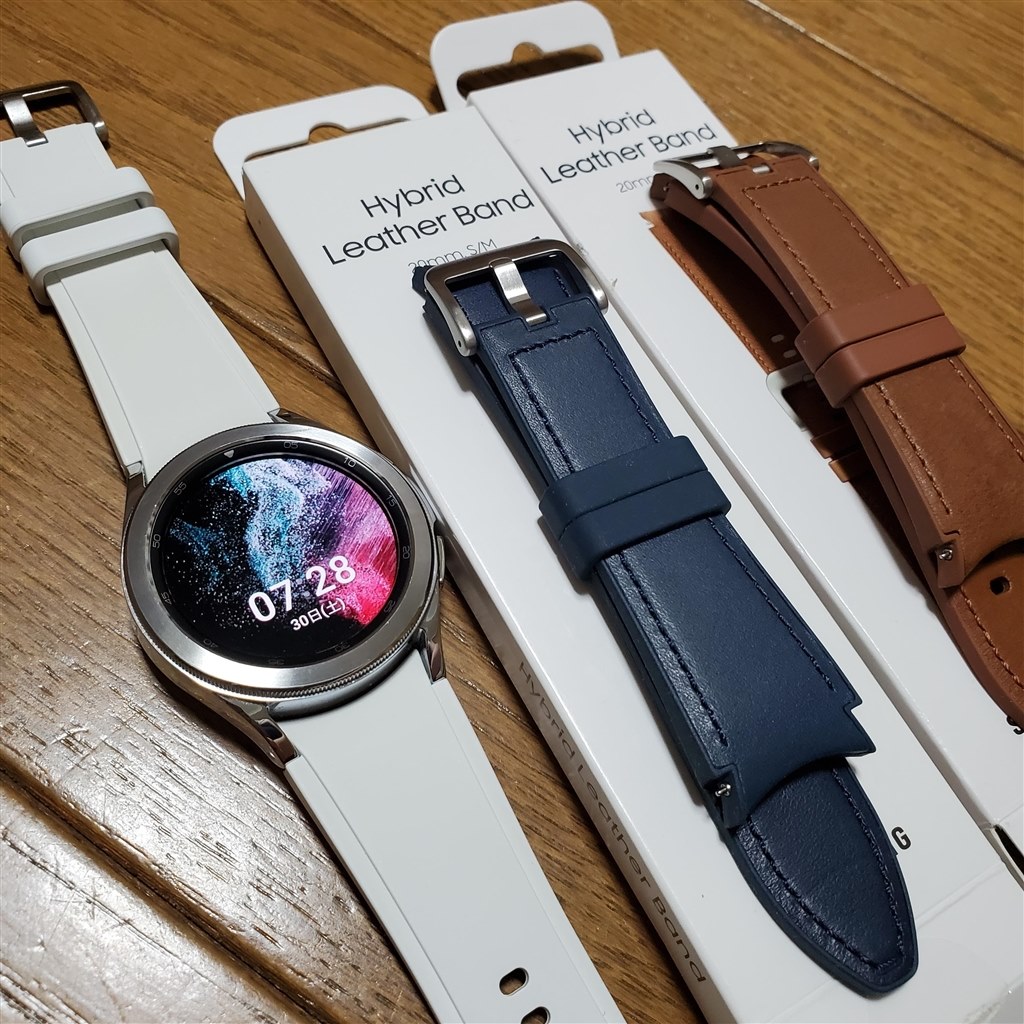 Applewatchではないことが一目でわかる。』 サムスン Galaxy Watch4
