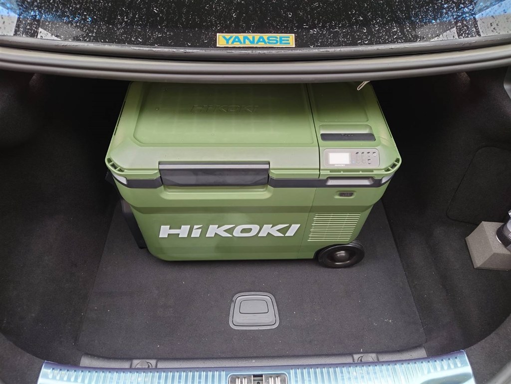 修理に6万かかるとかアホかと。バッテリー付き新品買える