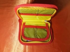 ジバニャンが印刷されているが、大人でも無理なく使えるデザイン