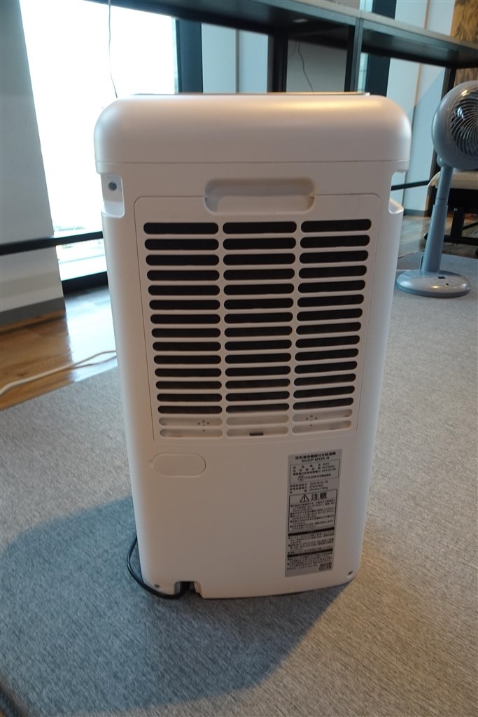 空気清浄機能も備えて省スペースなのにしっかりとした除湿能力