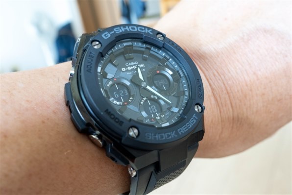 カシオ　casio  g-shock  gst-w100g時計