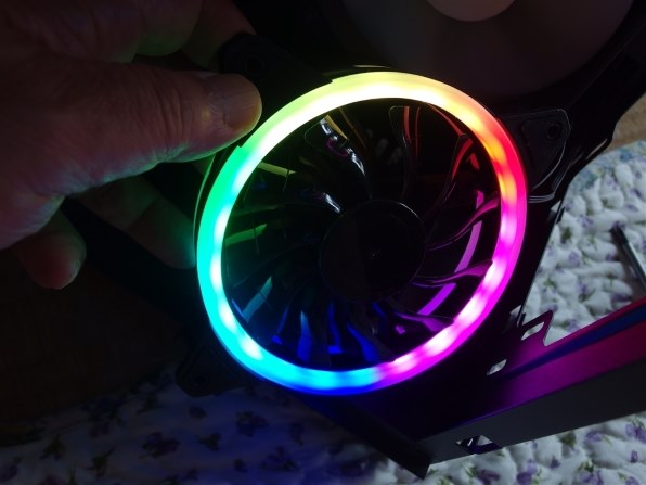 Sharkoon Blades RGB Fan 価格比較 - 価格.com