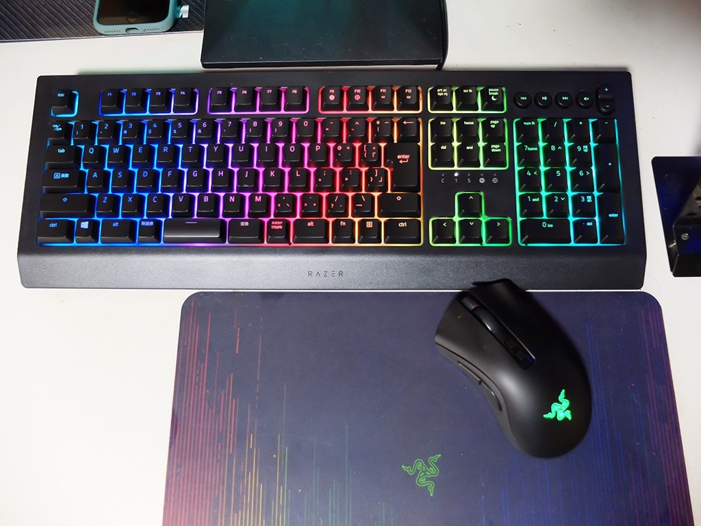 スアダーV2マウスに続いてCYNOSA V2キーボードをGet』 Razer