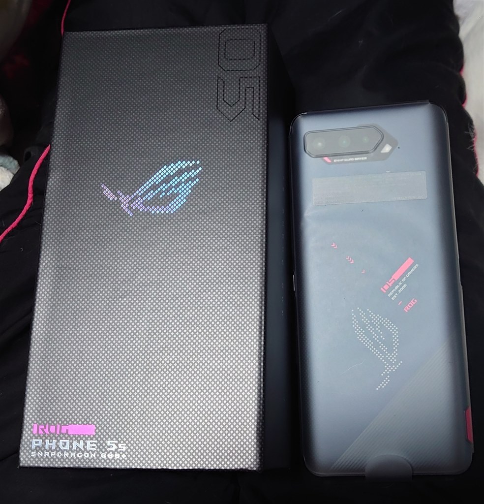 ゲーミングスマホとしてもパフォーマンスが最高 Asus Rog Phone 5s 256gb Simフリー ファントムブラック あるねえさんのレビュー評価 評判 価格 Com