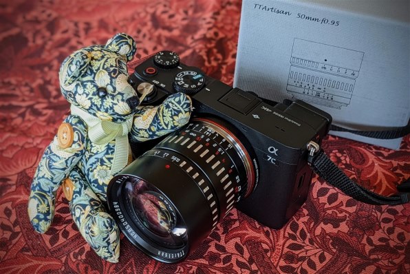 【美品】F0.95 50mm フルサイズ 交換レンズレビュー：Speedmaster 50mm F0.95 - デジカメ Watch