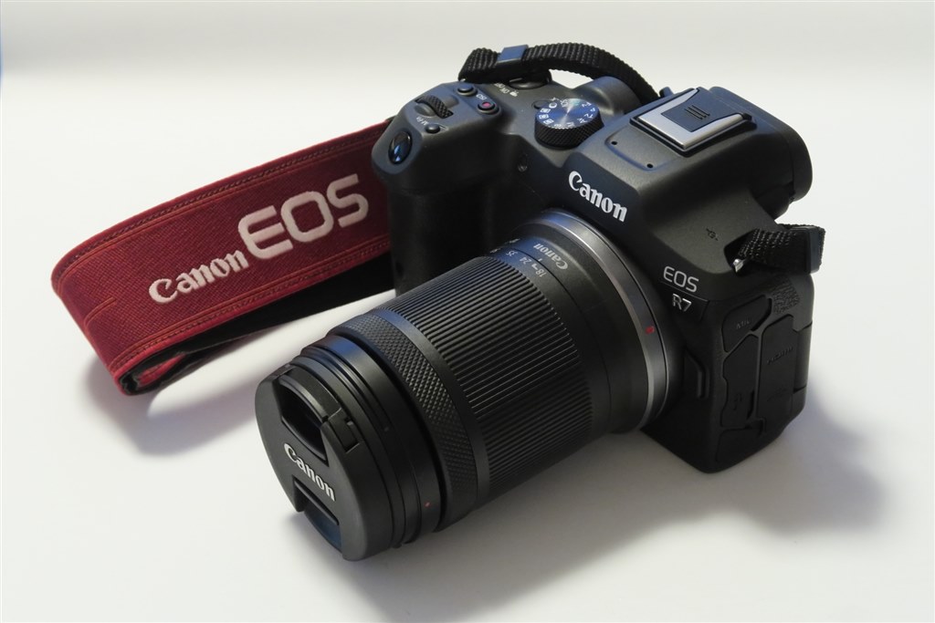EOS R7 RF-S18-150 IS STM
