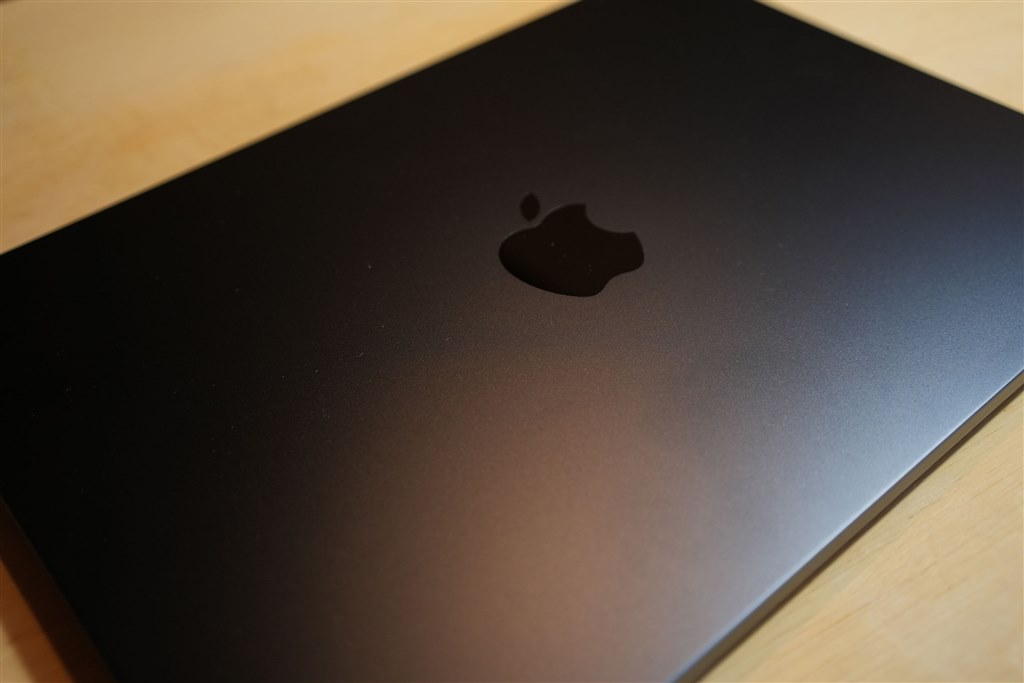 ProじゃなくてもPro並みに使えるMacbook』 Apple MacBook Air Liquid 
