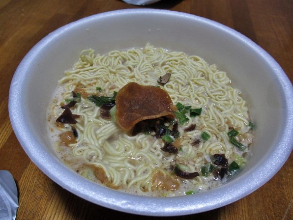 サンポー食品 九州三宝堂 久留米ラーメン 87g ×12食投稿画像・動画