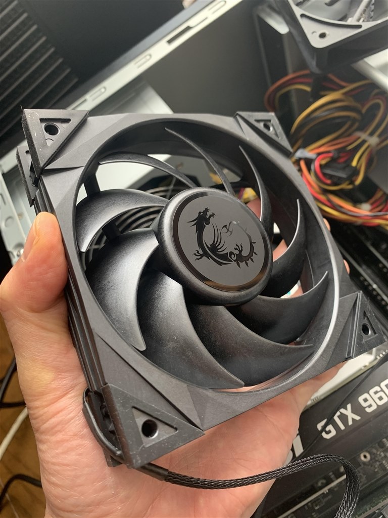 静音PCの出来上がり』 MSI MEG SILENT GALE P12 GENDELさんのレビュー