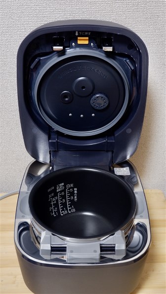 【新品未使用】炊飯器 象印 NW-FA10-BZ 黒釉炊飯器