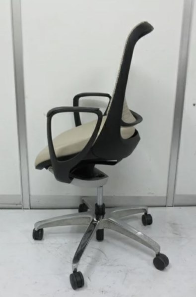 オカムラ 椅子 Luce(ルーチェ)シリーズ 81L1JA-FGR1 *送料込み Amazon | オカムラ オフィスチェア ルーチェ 肘付き ライムグリーン