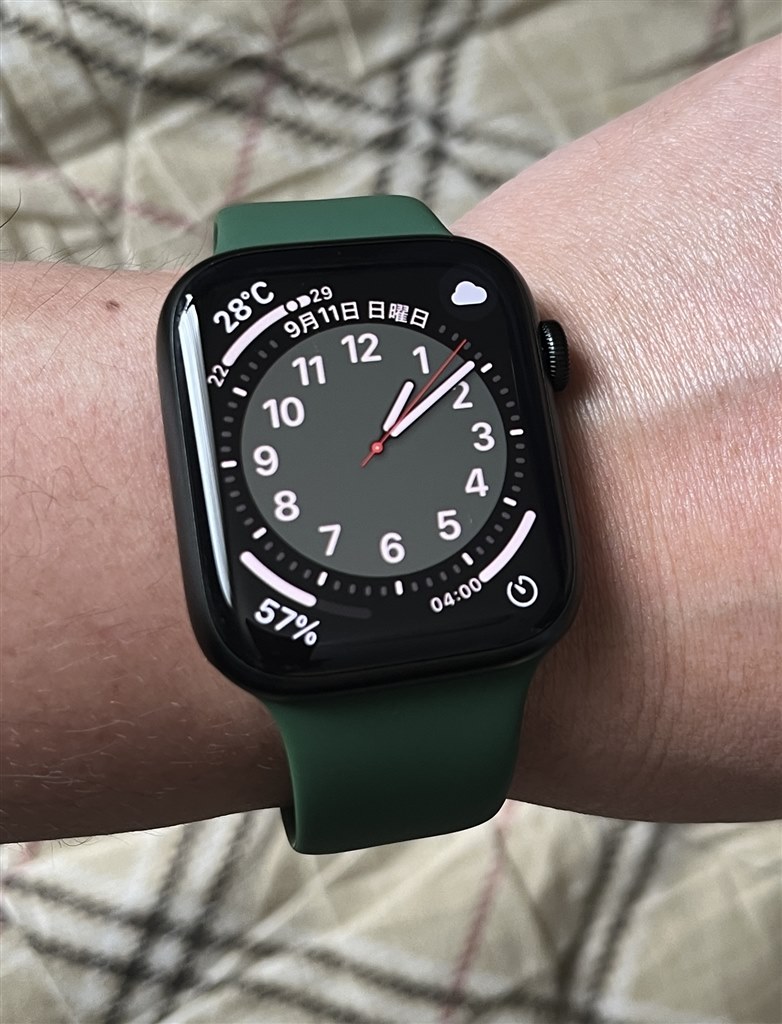Apple Watch Series 7（GPSモデル）、バンド:クローバー