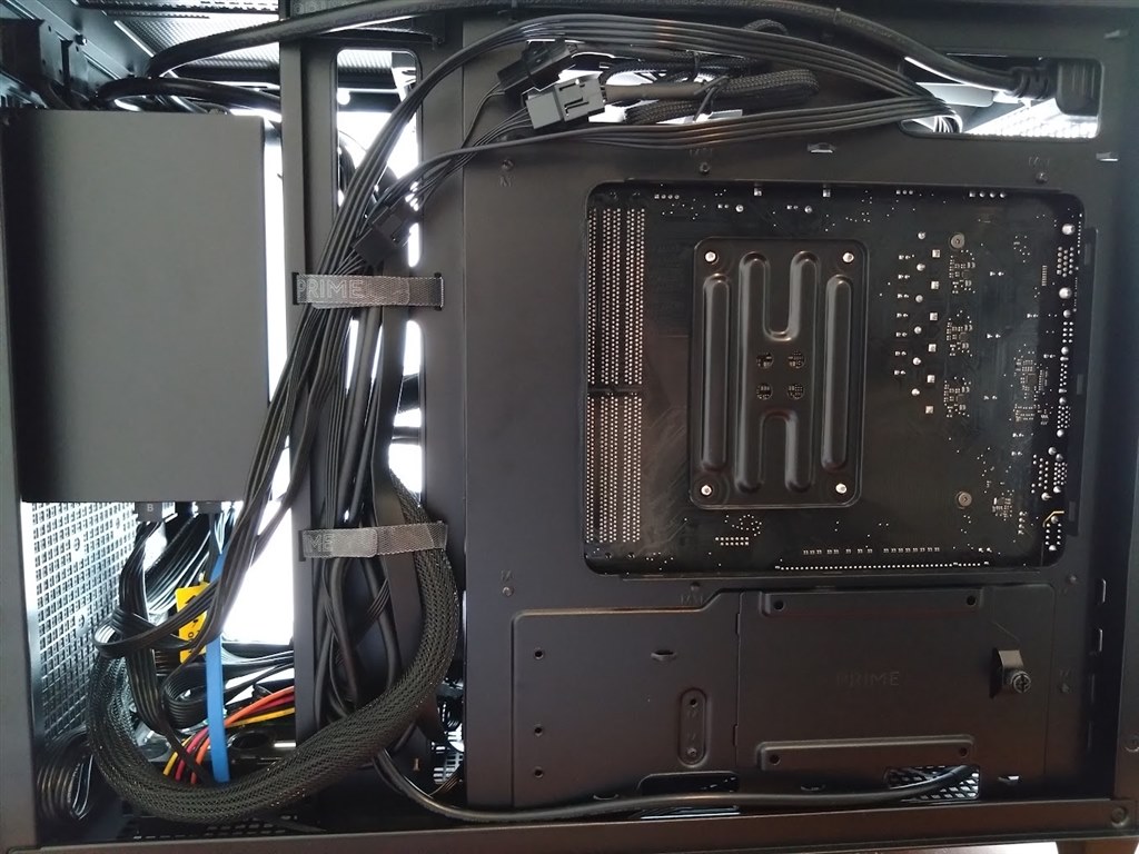 見た目は地味でも優秀です』 ASUS Prime AP201 MicroATX Case 見た目は地味でも優秀です』 ASUS Prime AP201 MicroATX Case