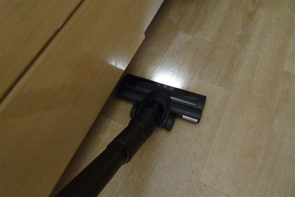 想像以上に便利！パイプが伸び縮みするAQUAのスティック掃除機』 AQUA