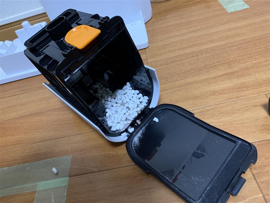 自動ごみ収集ドッグが付属するスティック掃除機』 Shark 自動ごみ収集ドッグが付属するスティック掃除機』 Shark