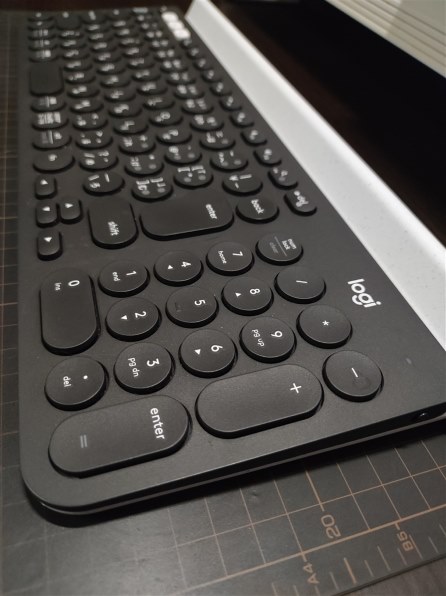 ロジクール K780 Multi-Device Bluetooth Keyboard [ブラック/ホワイト ...