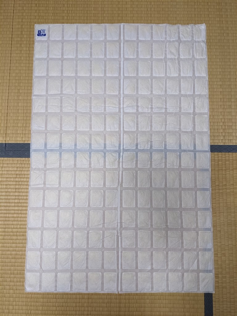 110x72cm。使用環境によっては黄ばんで早く交換時期になる 110x72cm。使用環境によっては黄ばんで早く交換時期になる