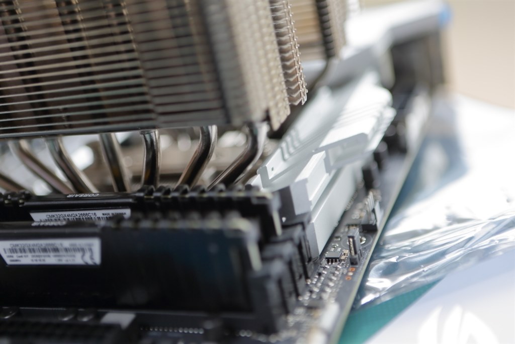 コスパ悪いですが、機能には満足できるマザーボードです』 ASUS コスパ悪いですが、機能には満足できるマザーボードです』 ASUS