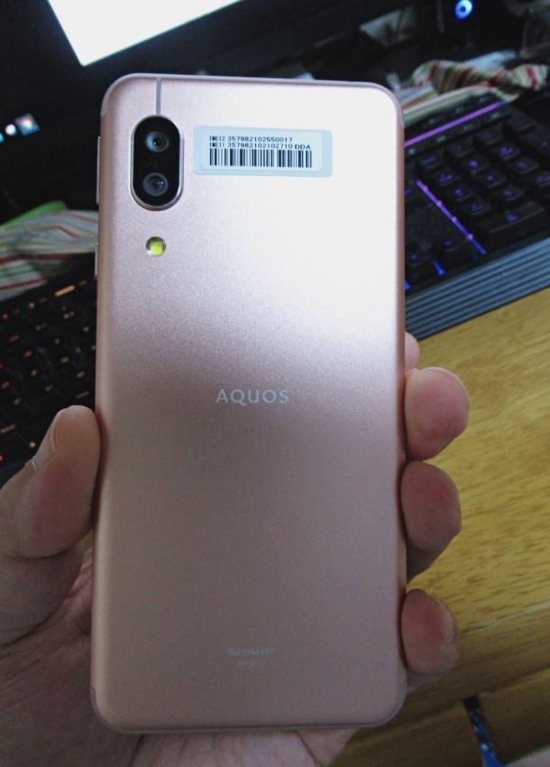 初のスマホです。』 シャープ AQUOS sense3 SH-M12 SIMフリー [ライト