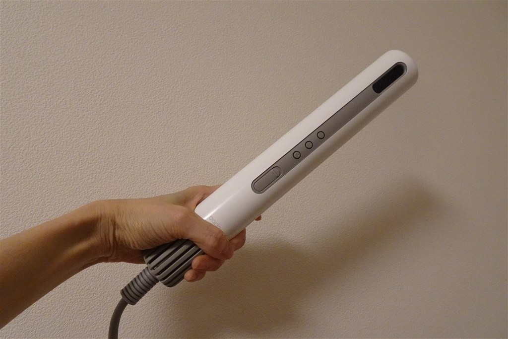 軽量スリム＋二刀流まで実現！バトン型の異色ドライヤー』 cado