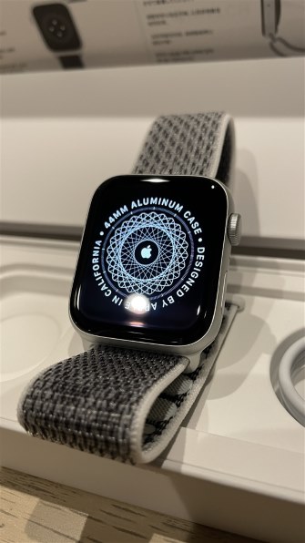 Apple Apple Watch SE 第2世代 GPSモデル 44mm MNK03J/A [ミッドナイト 