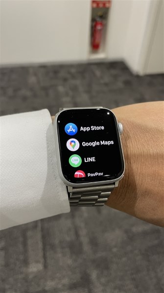 Apple Apple Watch SE 第2世代 GPSモデル 44mm MNJX3J/A [スターライトスポーツバンド]投稿画像・動画  (レビュー) - 価格.com