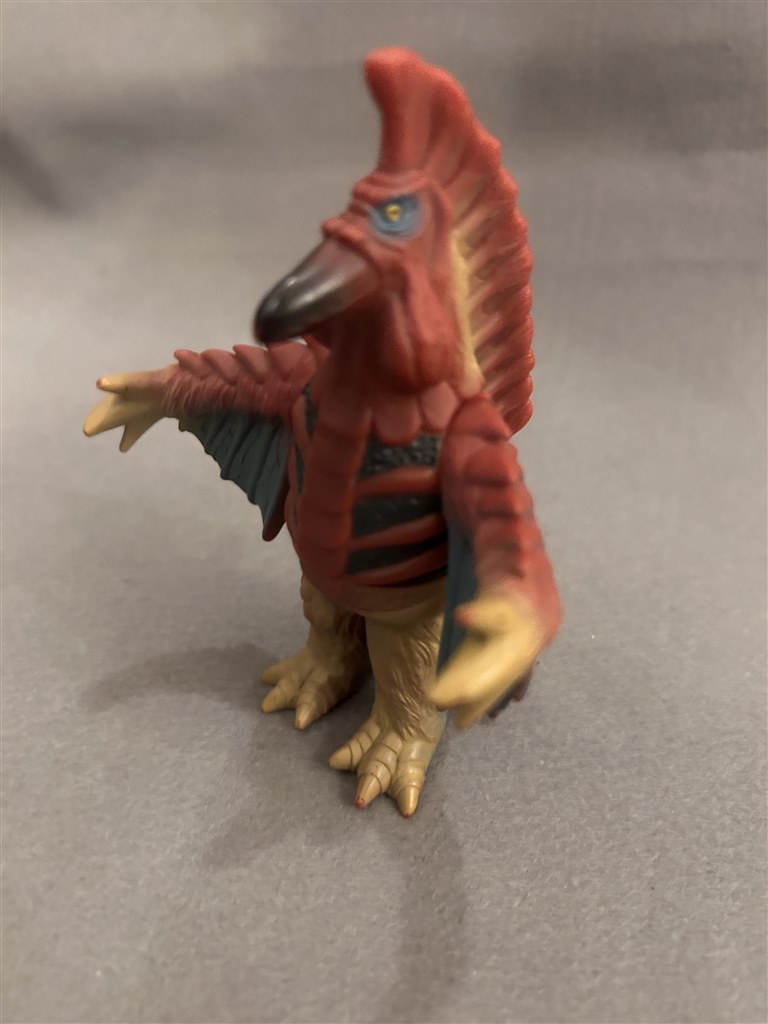 美しいカラーリングの怪鳥』 バンダイ ウルトラマン ウルトラ