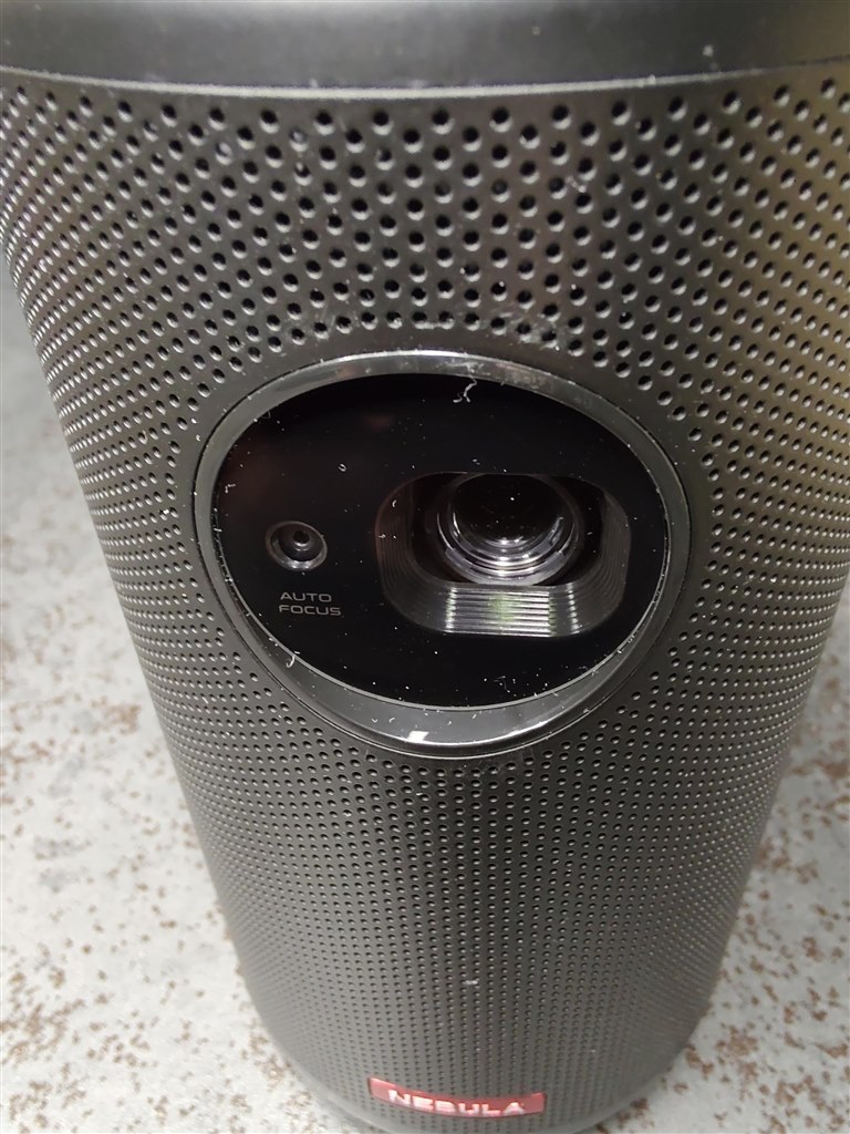 どこにでも持ち歩け、自動補正機能で手軽に使えるプロジェクタ』 ANKER