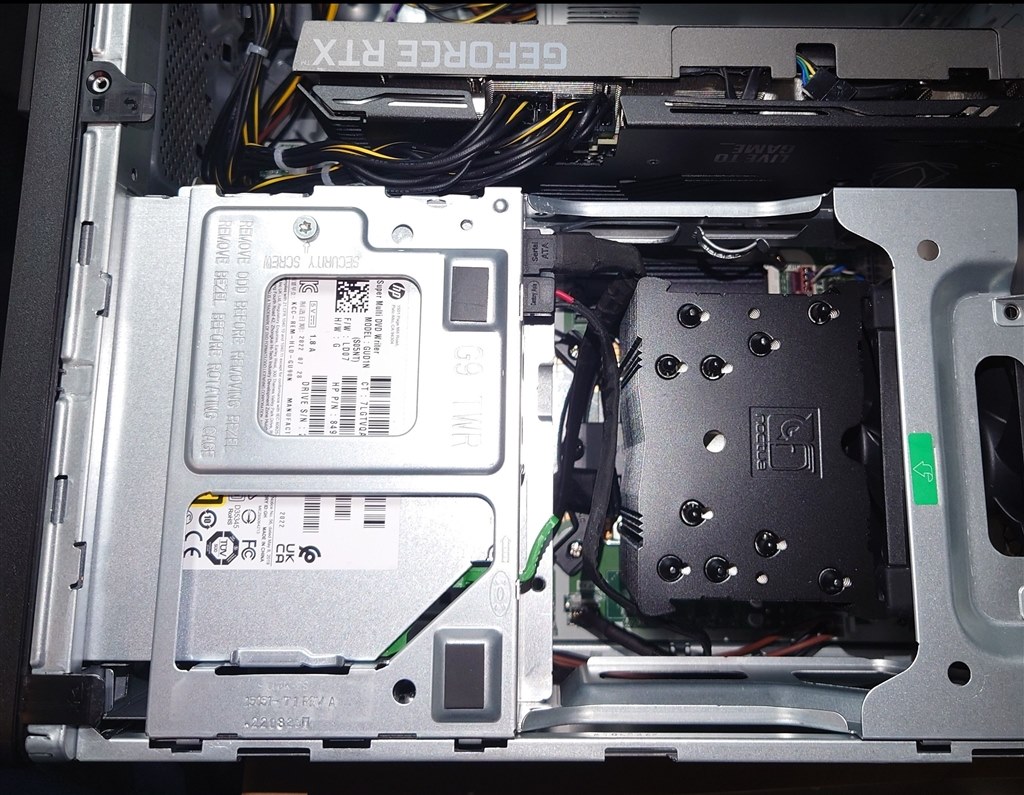 hpの法人向けミニタワーElite 800 G9 TWRに装着(要加工)』 noctua NH