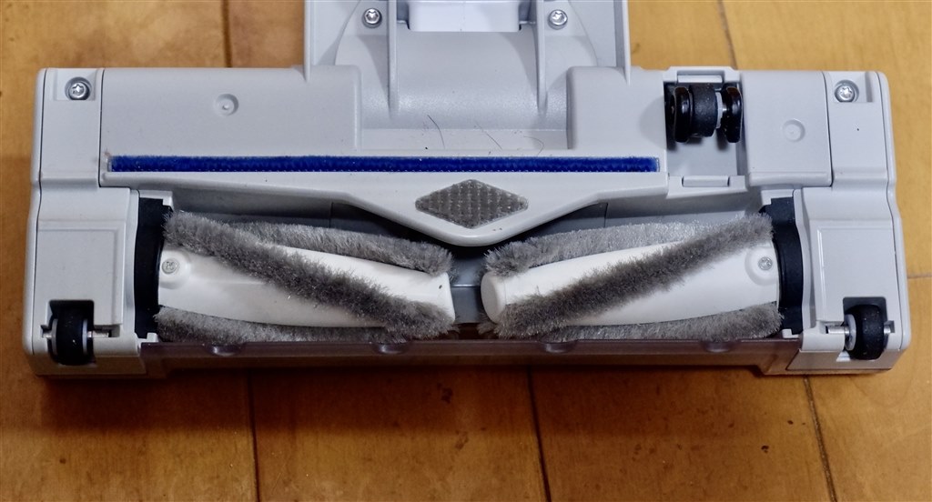 面白い仕様だが、紙パック式スティック型掃除機との違いが不明確