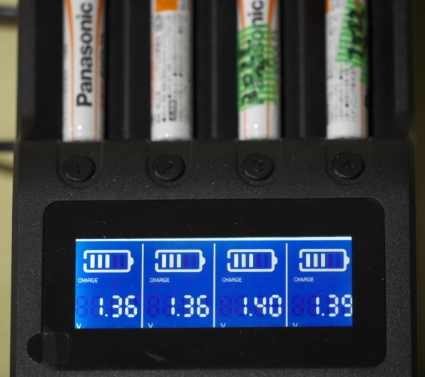 パナソニック 充電式エボルタ 単4形 4本パック(スタンダードモデル) BK