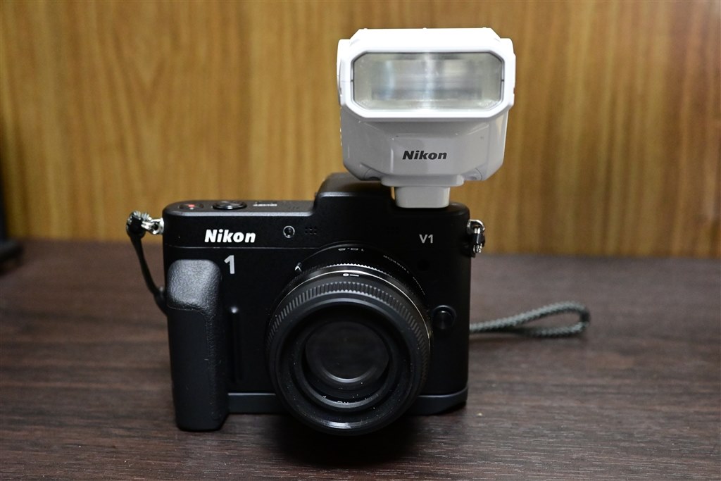 『Nikon1V1には必要なアイテムです。』 ニコン スピードライト SB 『Nikon1V1には必要なアイテムです。』 ニコン スピードライト SB