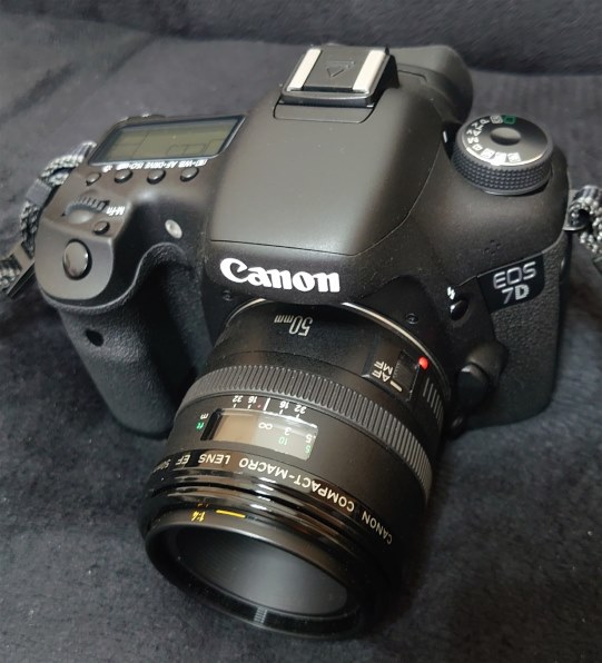 Canon デジタル一眼レフカメラ EOS 7D ボディ EOS7D デジタルカメラ 人気の贈り物が