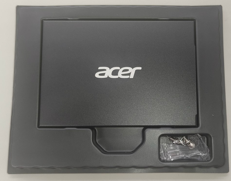 典型的かつ価格相応なSSDです。』 Acer RE100 RE100-25-256GB 空気抜き ...