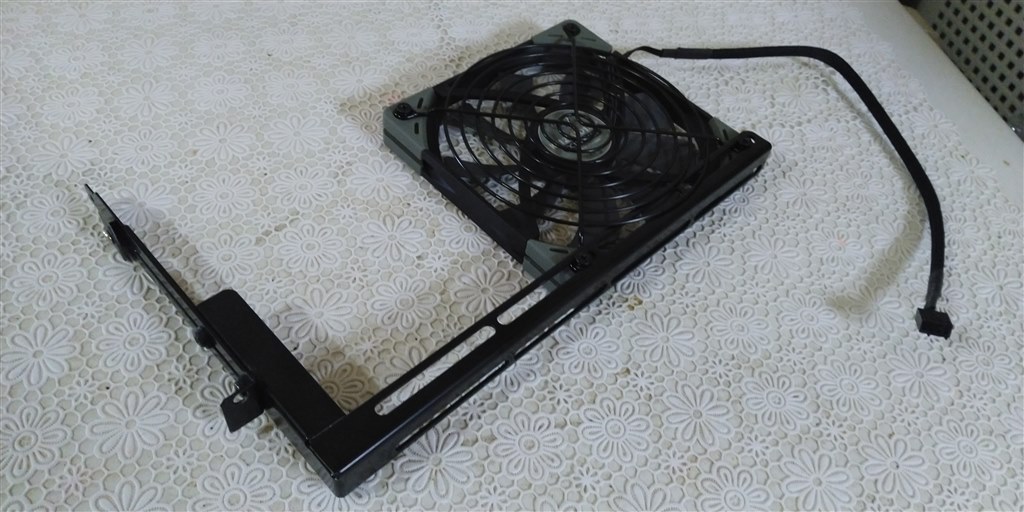 グラボ冷却の補助ファンとして使用』 サイズ KAZE-FLEX 120mm SLIM PWM