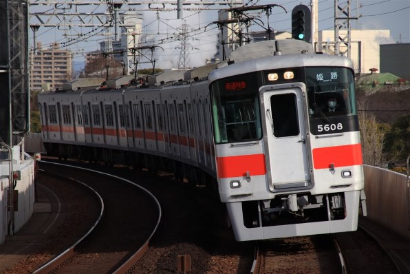 TAMRON 18-200mm DiII VC キャノン用 B018 18-200mm F/3.5-6.3 Di II VC (Model B018) | Lenses | TAMRON