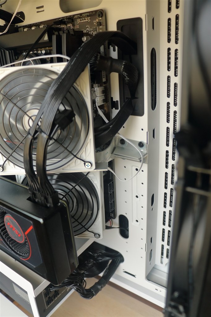 面白さ抜群の万能ケース』 Thermaltake Core P3 TG Pro Snow 面白さ抜群の万能ケース』 Thermaltake Core P3 TG Pro Snow