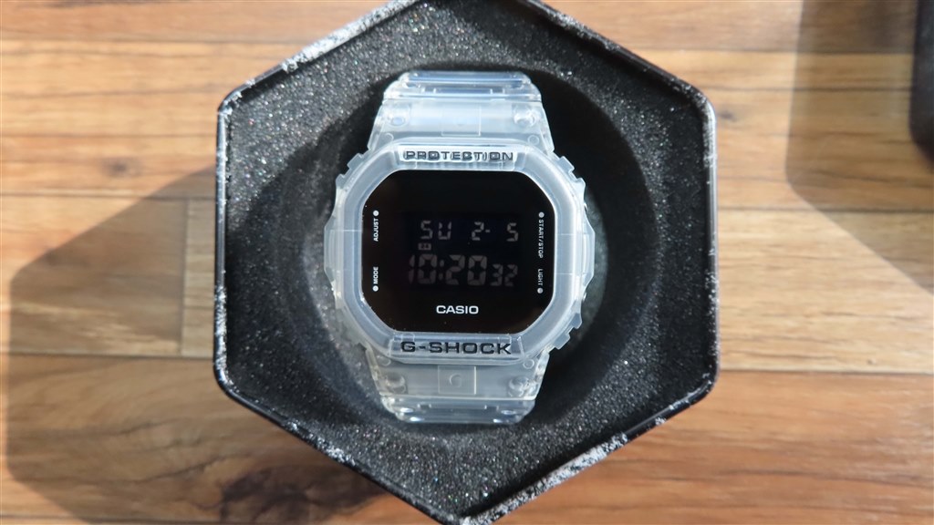 スケルトン最安』 カシオ G-SHOCK Skeleton Series DW-5600SKE-7JF devlinさんのレビュー評価・評判 -  価格.com