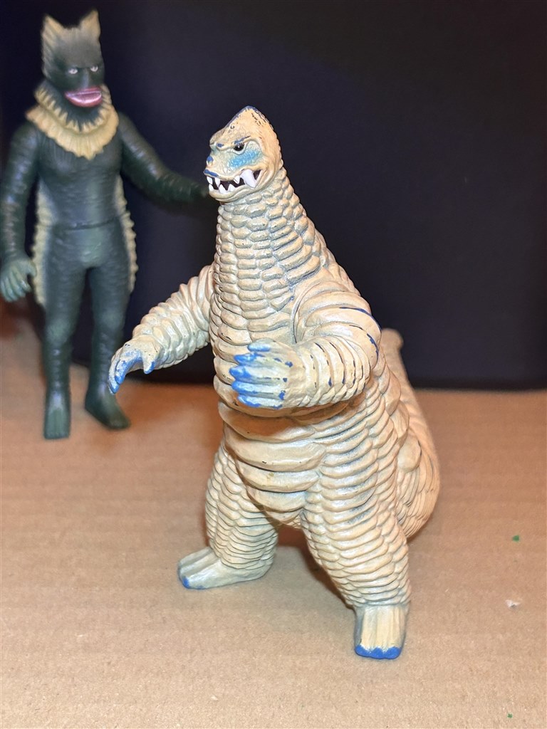 何処から見てもかっこいい、ザ・怪獣』 BANDAI スパークドールズ